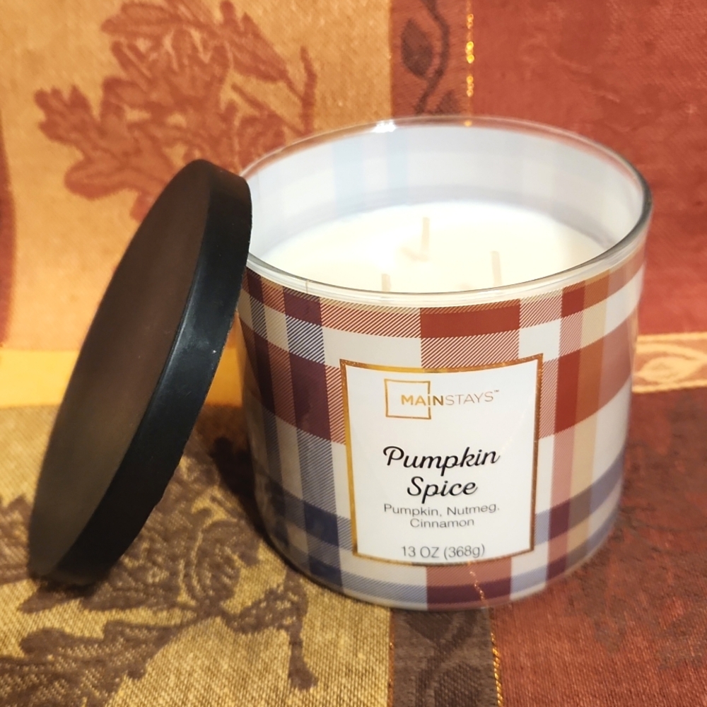 Pumpkin spice candle